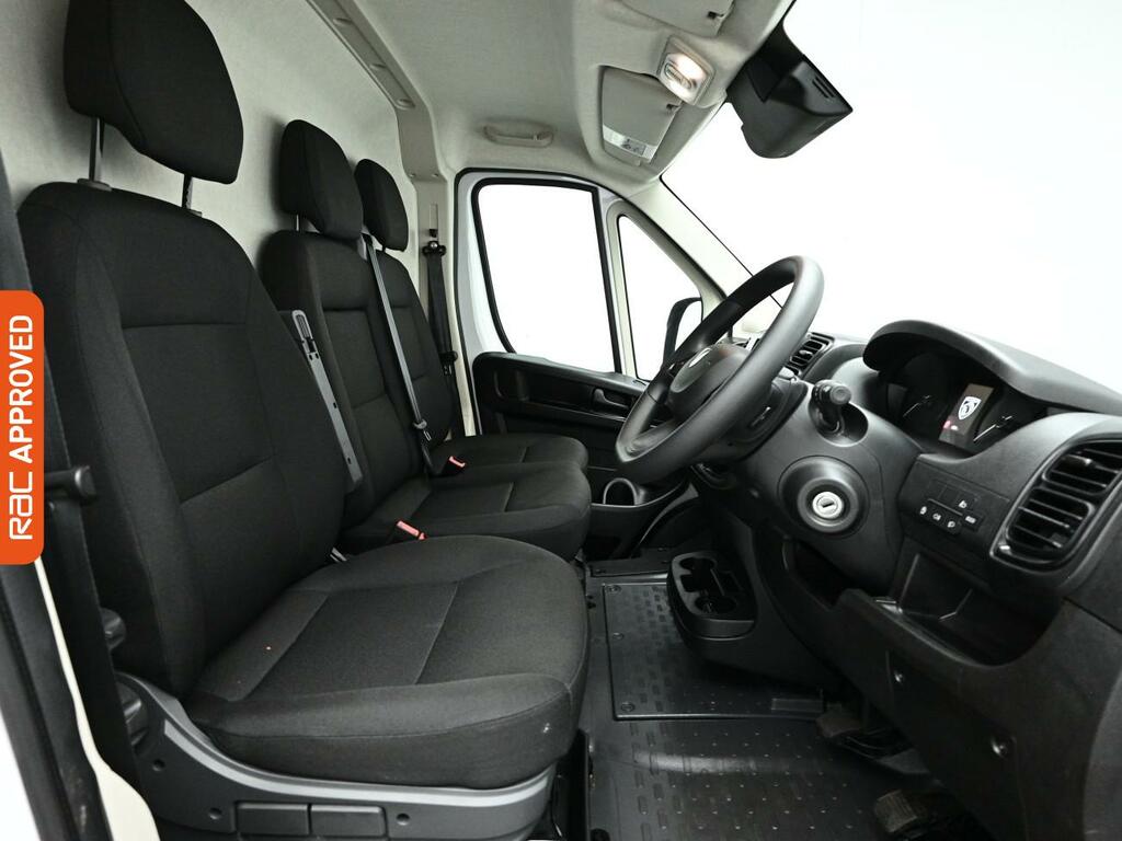 Peugeot Boxer 2.2 Bluehdi 335 Professional Panel Van White #2