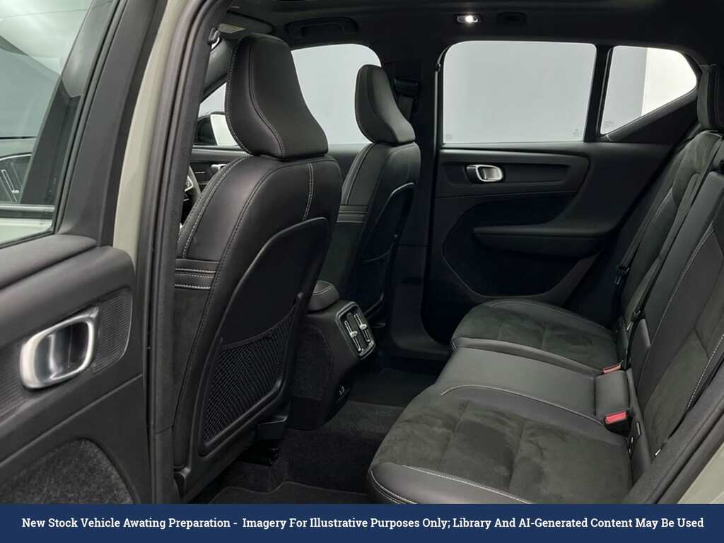 Volvo C40 Twin Recharge 78Kwh Ultimate Suv Green #4