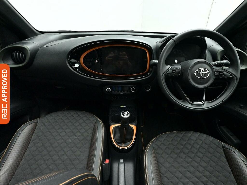 Toyota Aygo X 1.0 Vvt-i Limited Edition Canvas Roof Hatchback WU22VZB Green #2