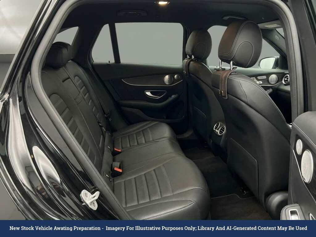 Mercedes-Benz EQC Eqc 400 80Kwh Amg Line Premium Suv Black #4