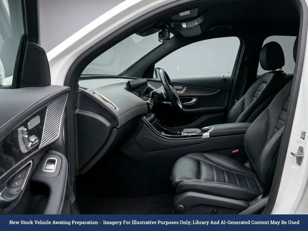 Mercedes-Benz EQC Eqc 400 80Kwh Amg Line Suv 4Mati White #3