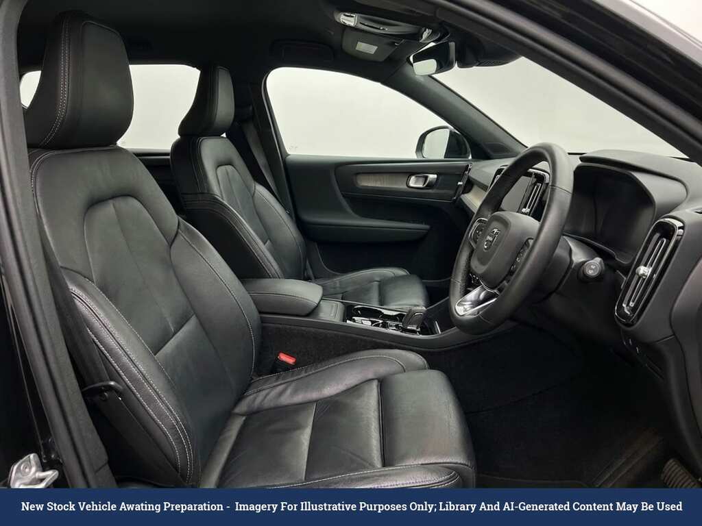 Volvo XC40 2.0 B3 Mhev Plus Dark Suv Hybrid Dct Au Black #3