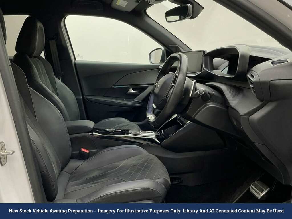 Peugeot e-2008 50Kwh Gt Premium Suv 7Kw Charge White #2
