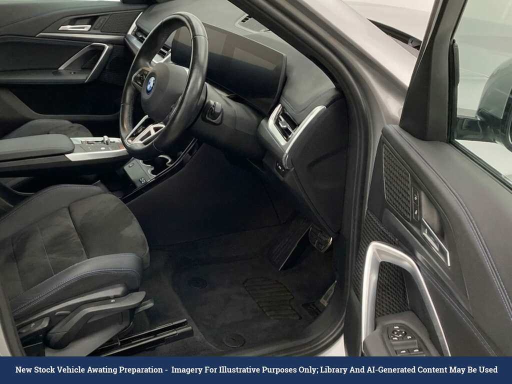 BMW iX1 30 66.5Kwh M Sport Suv Xdrive 1 Silver #3