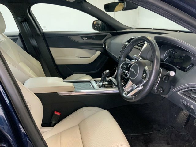 Jaguar XE 2.0 P300i R-dynamic Hse Awd Euro 6 Ss #16