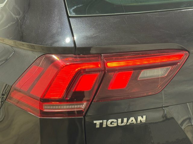 Volkswagen Tiguan Tdi Se Navigation Suv LM68EDP Black #6
