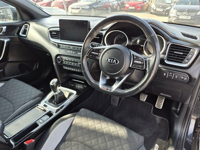 Kia Proceed T-gdi Gt-line Shooting Brake Black #4