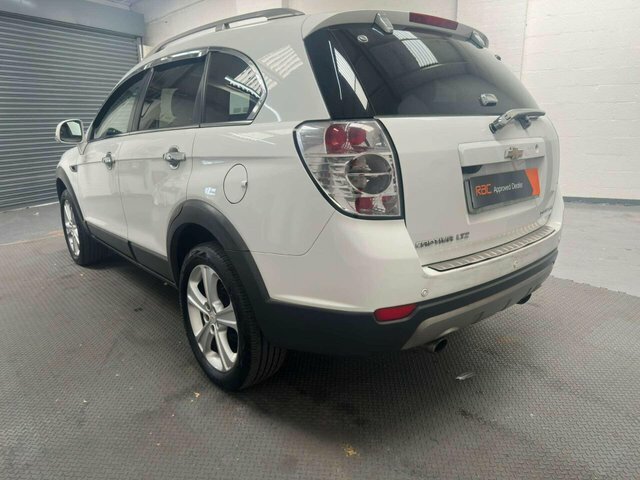 Chevrolet Captiva 2.2 Vcdi Ltz Suv 4Wd Euro 5 7 Sea White #4