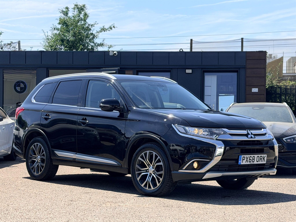 Mitsubishi Outlander 2.2 Di-d 3 4Wd Euro 6 Ss Black