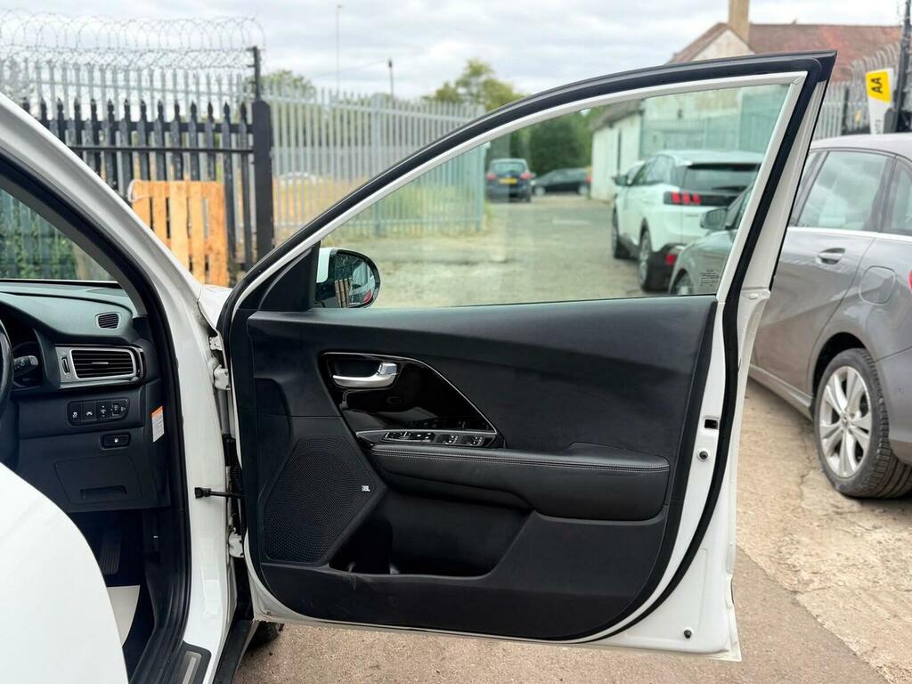 Kia Niro 1.6 Gdi Hybrid 3 Dct White #39