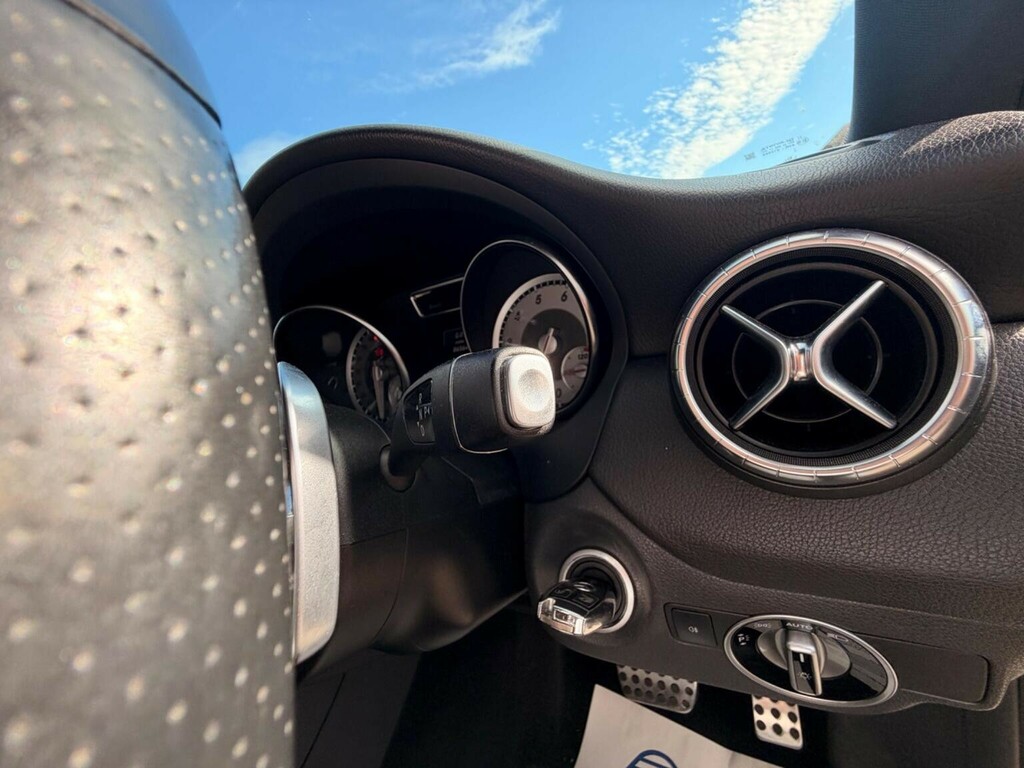 Mercedes-Benz CLA Class Cla180 Amg Sport White #32