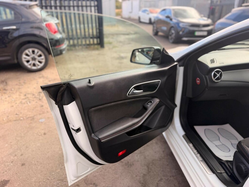 Mercedes-Benz CLA Class Cla180 Amg Sport White #38
