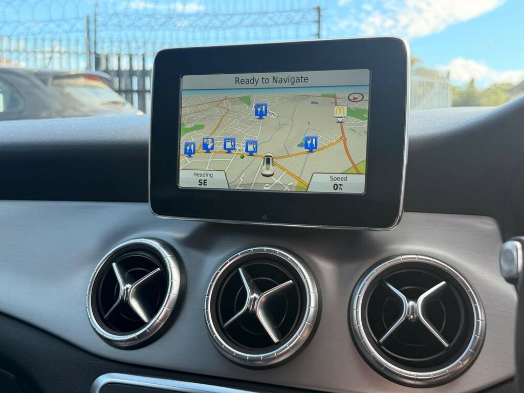 Mercedes-Benz CLA Class Cla180 Amg Sport White #40