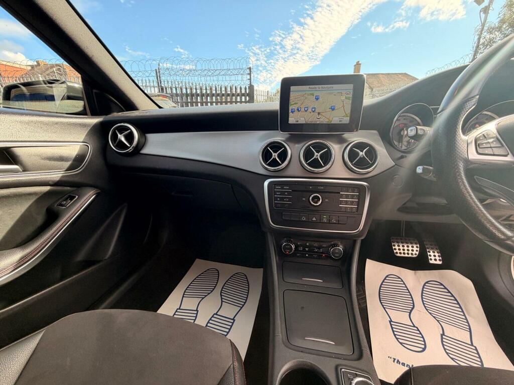 Mercedes-Benz CLA Class Cla180 Amg Sport White #20