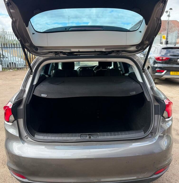 Fiat Tipo 1.4 T-jet Lounge Euro 6 Ss White #39
