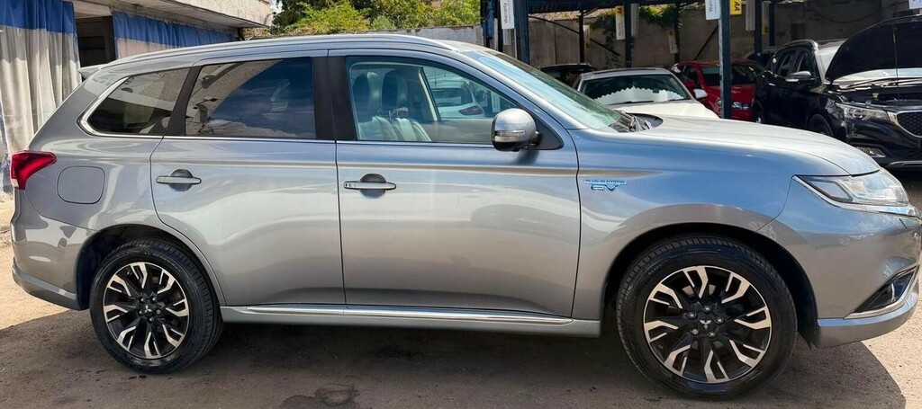 Mitsubishi Outlander 2.0H 12Kwh Gx4hs Cvt 4Wd Euro 6 Ss Grey #8