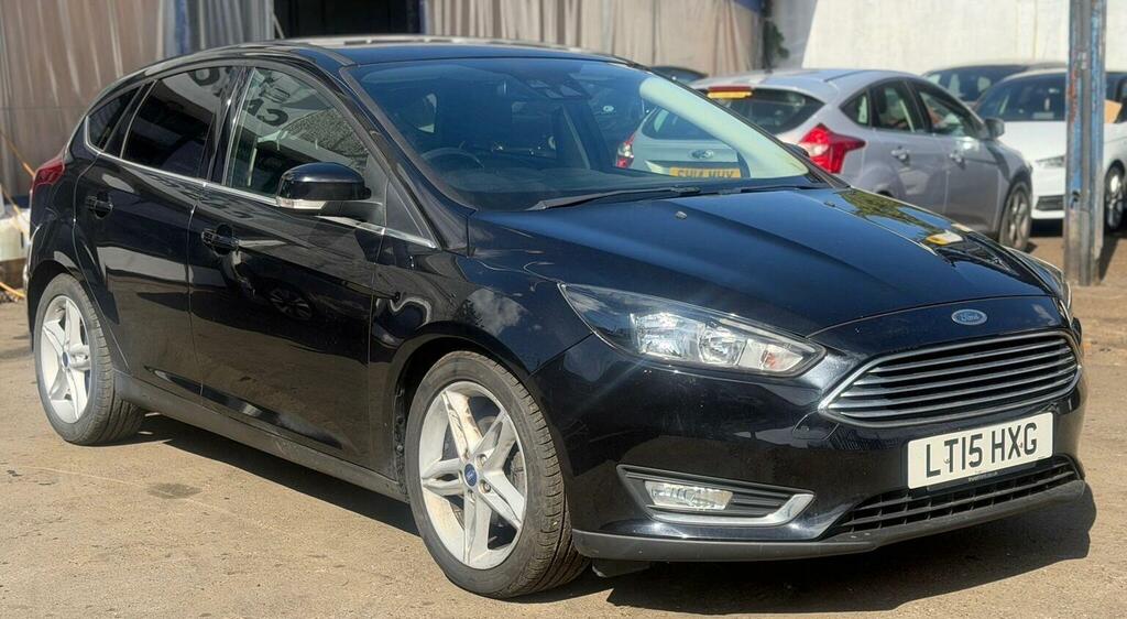 Ford Focus 1.6 Titanium Powershift Euro 6 Black