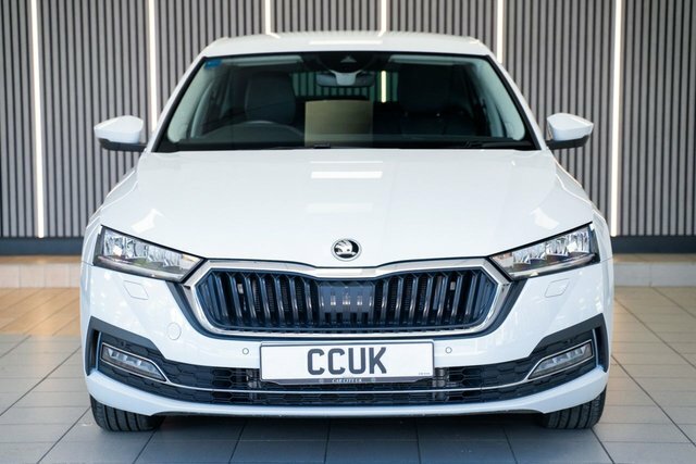Skoda Octavia 1.5 Tsi E-tec Mhev Se L Hatchback Hybri White #4