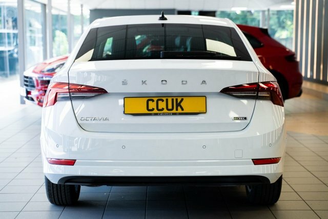 Skoda Octavia 1.5 Tsi E-tec Mhev Se L Hatchback Hybri White #2