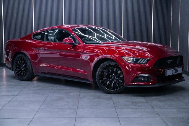 Ford Mustang 5.0 V8 Gt Fastback Euro 6 416 B Red