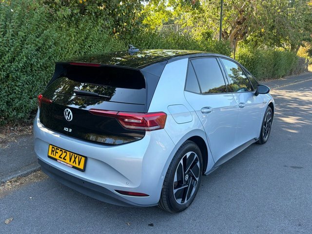 Volkswagen ID.3 Pro Performance 58Kwh Family Hatchback Electri Silver #4