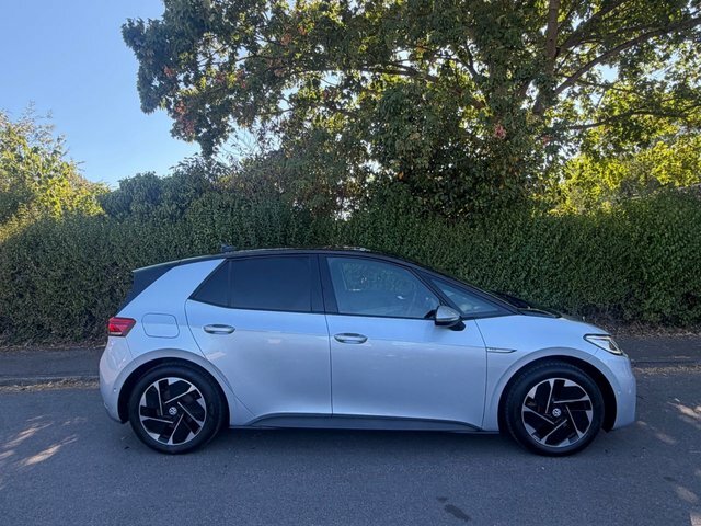 Volkswagen ID.3 Pro Performance 58Kwh Family Hatchback Electri Silver #3