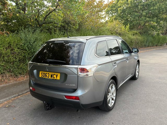 Mitsubishi Outlander 2.2 Di-d Gx5 Suv 4Wd Euro 5 S S Black #4