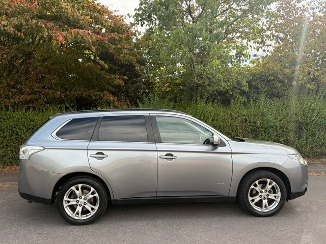 Mitsubishi Outlander 2.2 Di-d Gx5 Suv 4Wd Euro 5 S S Black #3