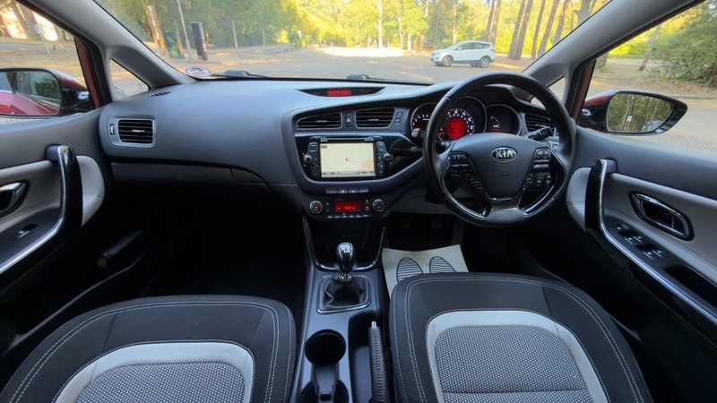 Kia Ceed Crdi 3 Ecodynamics AV62JXJ Red #3