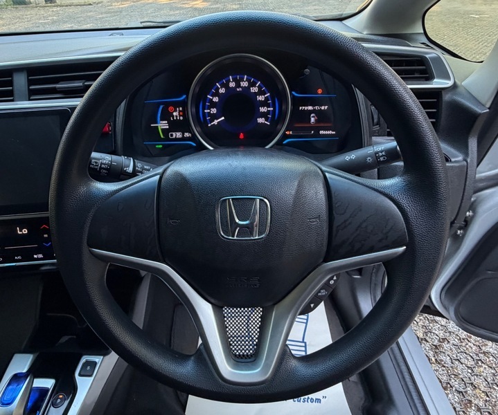 Honda Fit 1.5 Hybrid Silver #24