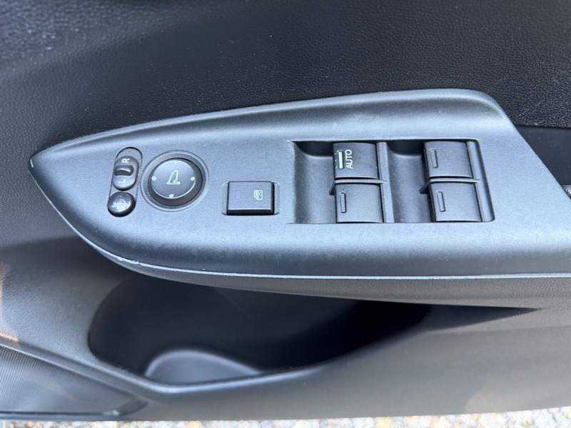 Honda Fit 1.5 Hybrid Silver #19