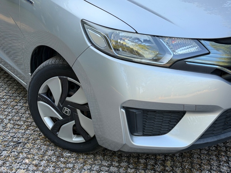 Honda Fit 1.5 Hybrid Silver #14