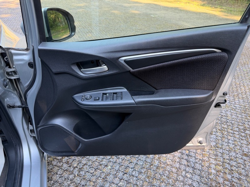 Honda Fit 1.5 Hybrid Silver #20