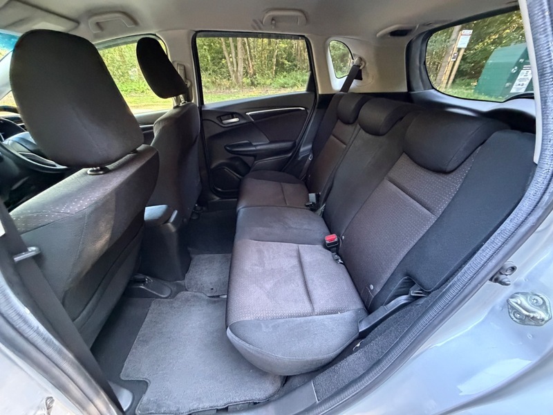 Honda Fit 1.5 Hybrid Silver #28