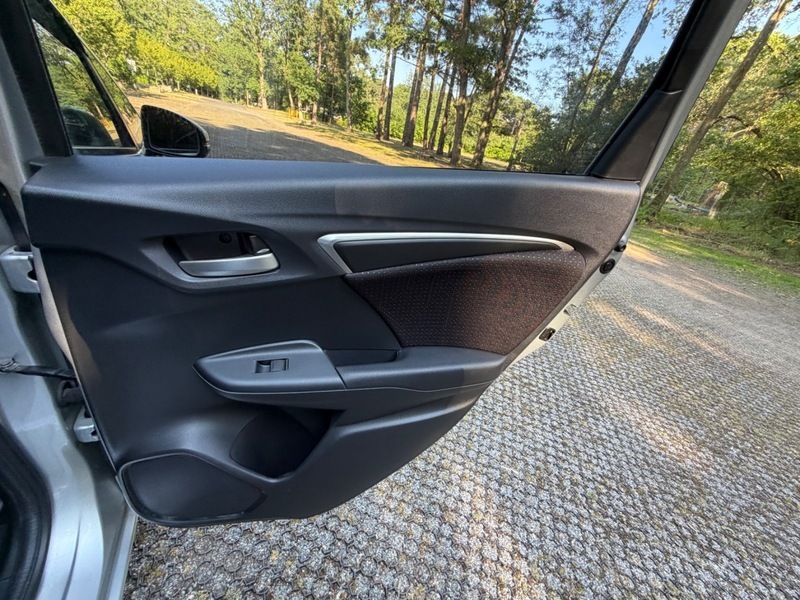 Honda Fit 1.5 Hybrid Silver #22