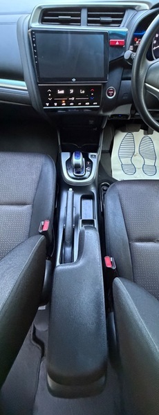 Honda Fit 1.5 Hybrid Silver #30