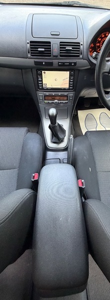 Toyota Avensis Hatchback Silver #34