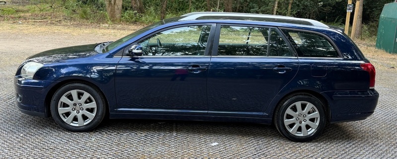 Toyota Avensis Hatchback Silver #15