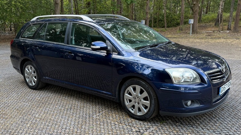 Toyota Avensis Hatchback Silver #8