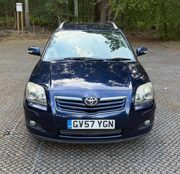 Toyota Avensis Hatchback Silver #9