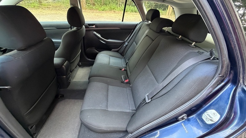 Toyota Avensis Hatchback Silver #32