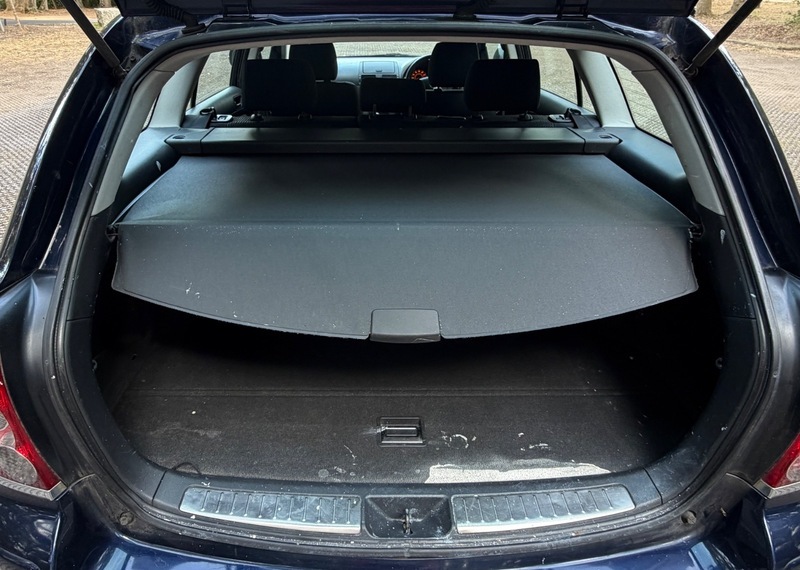 Toyota Avensis Hatchback Silver #31