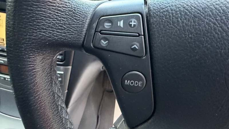 Toyota Avensis Hatchback Silver #25