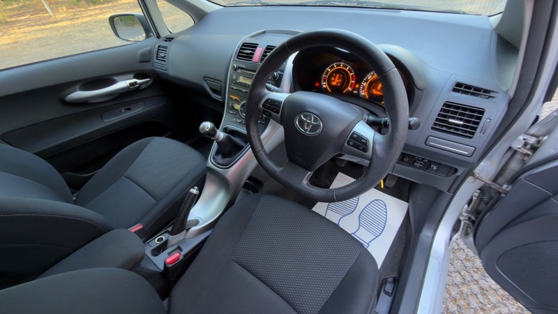 Toyota Auris 1.8 Vvt-h T4 Cvt Euro 5 Ss White #14