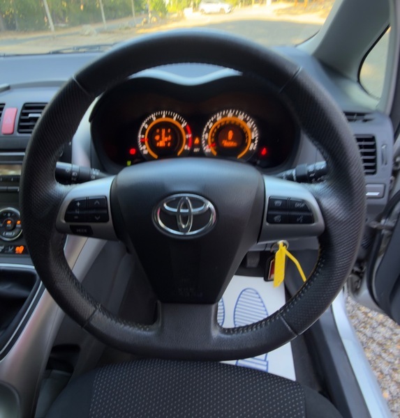 Toyota Auris 1.8 Vvt-h T4 Cvt Euro 5 Ss White #18