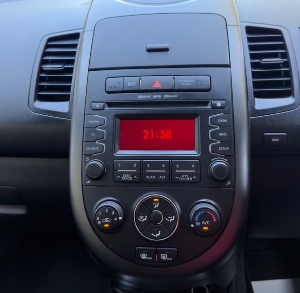 Kia Soul 1.6 Crdi 2 Suv Euro 5 126 Bhp Silver #36
