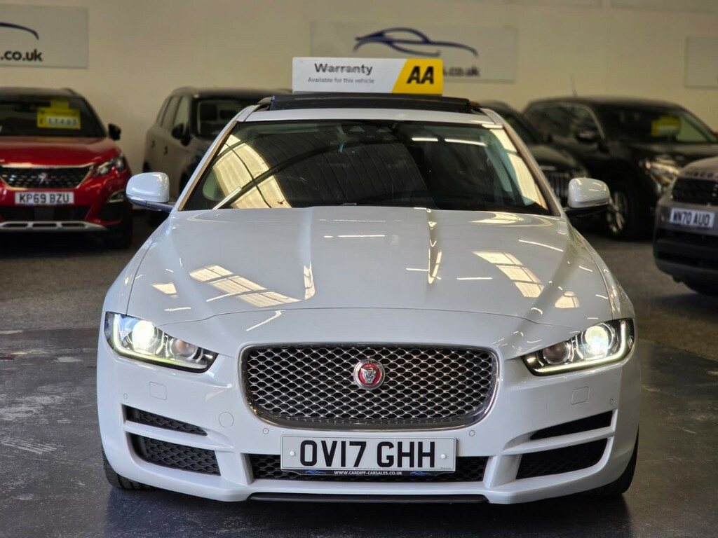 Jaguar XE 2.0 D Portfolio White #3