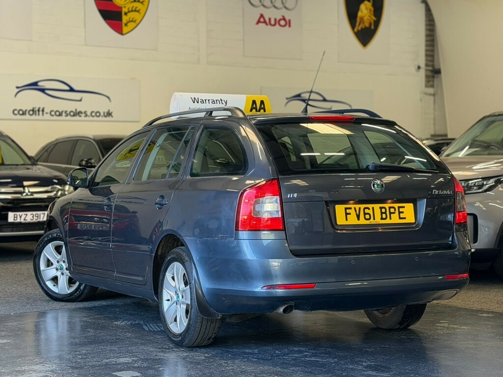 Skoda Octavia 1.6 Tdi Elegance Grey #3