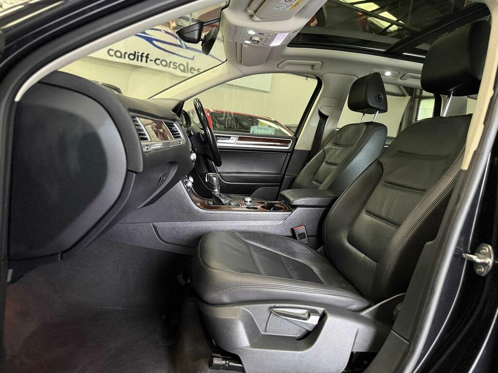 Volkswagen Touareg 3.0 Tdi V6 Bluemotion Tech Se Black #2