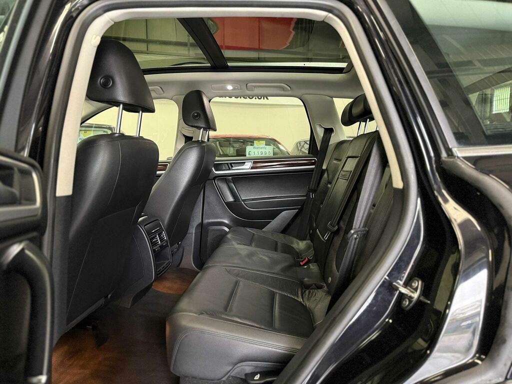 Volkswagen Touareg 3L R-line White #9